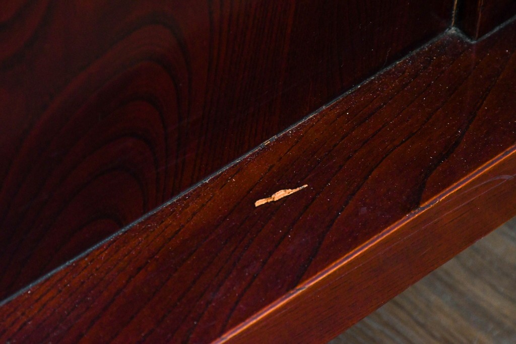 和製ヴィンテージ　最高級!!　国産職人手作り工芸家具　総欅(ケヤキ)材　前板玉杢が美しい総漆塗りの水屋箪笥サイドボード　(R-087048)