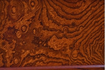 和製ヴィンテージ　最高級!!　国産職人手作り工芸家具　総欅(ケヤキ)材　前板玉杢が美しい総漆塗りの水屋箪笥サイドボード　(R-087048)