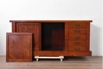 和製ヴィンテージ　最高級!!　国産職人手作り工芸家具　総欅(ケヤキ)材　総漆塗り　前板玉杢が美しい昇り引き出し付きの水屋箪笥サイドボード　(R-087049)