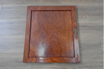 和製ヴィンテージ　最高級!!　国産職人手作り工芸家具　総欅(ケヤキ)材　総漆塗り　前板玉杢が美しい昇り引き出し付きの水屋箪笥サイドボード　(R-087049)