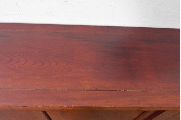 和製ヴィンテージ　最高級!!　国産職人手作り工芸家具　総欅(ケヤキ)材　総漆塗り　前板玉杢が美しい昇り引き出し付きの水屋箪笥サイドボード　(R-087049)