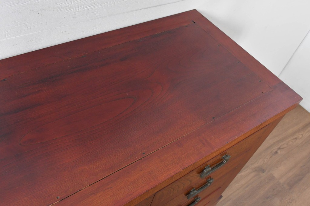 和製ヴィンテージ　最高級!!　国産職人手作り工芸家具　総欅(ケヤキ)材　総漆塗り　前板玉杢が美しい昇り引き出し付きの水屋箪笥サイドボード　(R-087049)