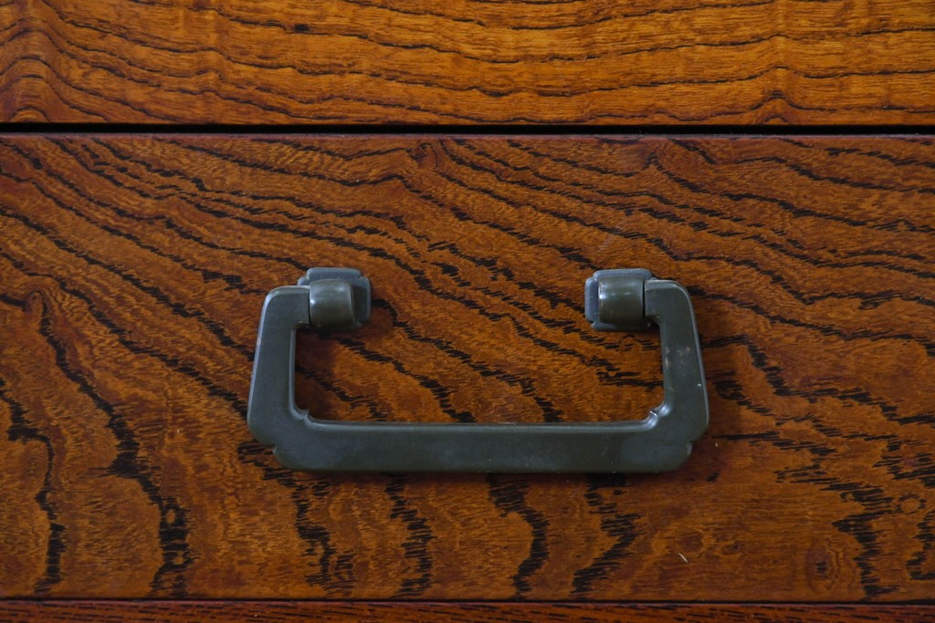 和製ヴィンテージ　最高級!!　国産職人手作り工芸家具　総欅(ケヤキ)材　総漆塗り　前板玉杢が美しい昇り引き出し付きの水屋箪笥サイドボード　(R-087049)