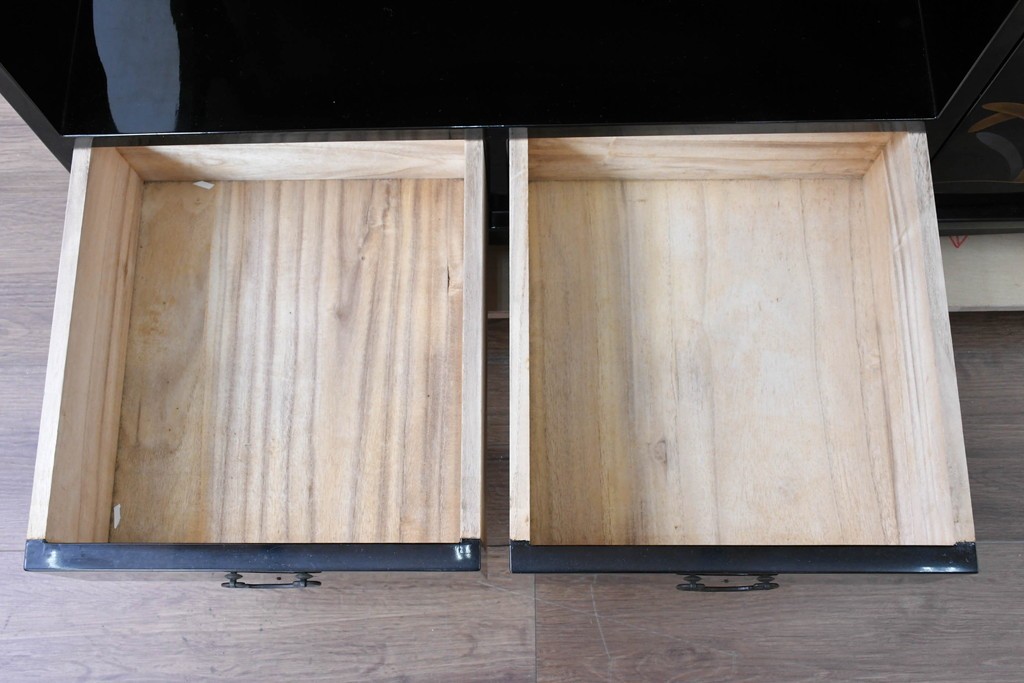 和製ヴィンテージ　作家物　在銘　輪島塗の気品漂う茶棚　定価約250万円　(R-087051)