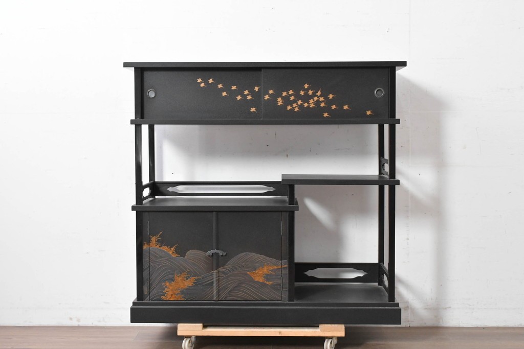 和製ヴィンテージ　在銘　輪島塗　群れ飛ぶ千鳥と波模様の茶棚　定価約240万円　(R-087052)