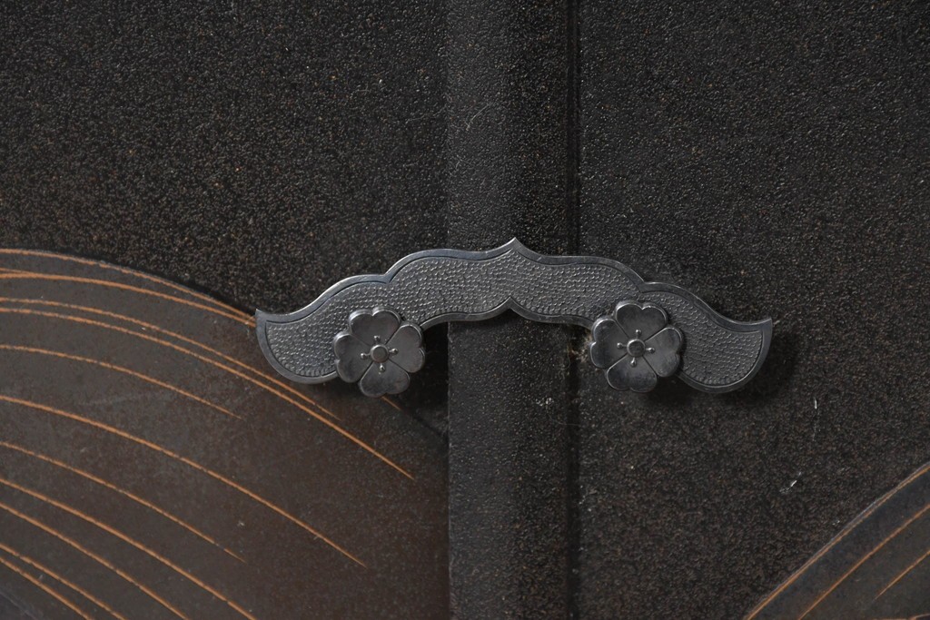 和製ヴィンテージ　在銘　輪島塗　群れ飛ぶ千鳥と波模様の茶棚　定価約240万円　(R-087052)