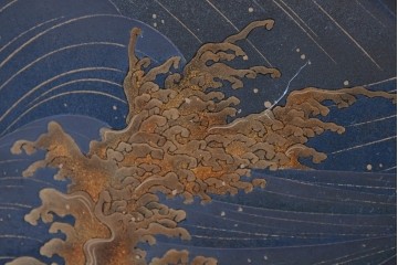 和製ヴィンテージ　在銘　輪島塗　群れ飛ぶ千鳥と波模様の茶棚　定価約240万円　(R-087052)