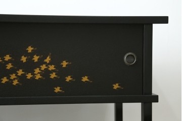 和製ヴィンテージ　在銘　輪島塗　群れ飛ぶ千鳥と波模様の茶棚　定価約240万円　(R-087052)
