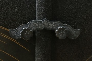 和製ヴィンテージ　在銘　輪島塗　群れ飛ぶ千鳥と波模様の茶棚　定価約240万円　(R-087052)