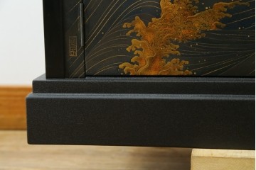 和製ヴィンテージ　在銘　輪島塗　群れ飛ぶ千鳥と波模様の茶棚　定価約240万円　(R-087052)