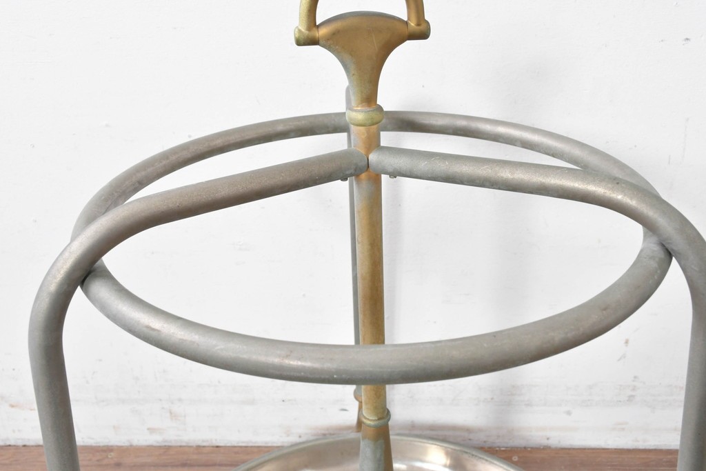 【簡易リペア限定品】　イタリアヴィンテージ　激レア希少!!　オールドGUCCI(グッチ)　ホースビットモチーフが印象的なメタリックアンブレラスタンド　(R-087054)