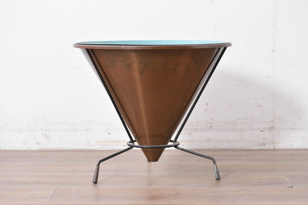 【簡易リペア限定品】　ヨーロッパヴィンテージ　北欧デザイン　ミッドセンチュリースタイルのお部屋におすすめの円錐形プランター　(R-087056)