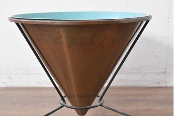【簡易リペア限定品】　ヨーロッパヴィンテージ　北欧デザイン　ミッドセンチュリースタイルのお部屋におすすめの円錐形プランター　(R-087056)