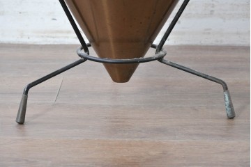 【簡易リペア限定品】　ヨーロッパヴィンテージ　北欧デザイン　ミッドセンチュリースタイルのお部屋におすすめの円錐形プランター　(R-087056)