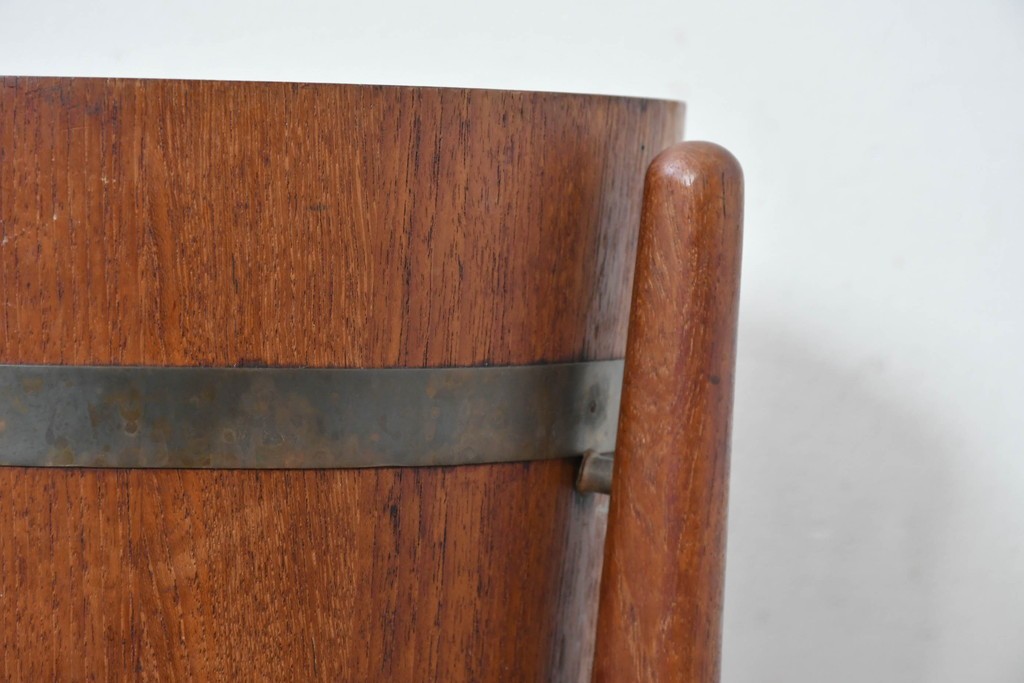 デンマークヴィンテージ　チーク材　すらりとした三本脚のフラワースタンド　(R-087059)