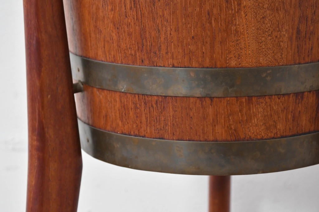 デンマークヴィンテージ　チーク材　すらりとした三本脚のフラワースタンド　(R-087059)