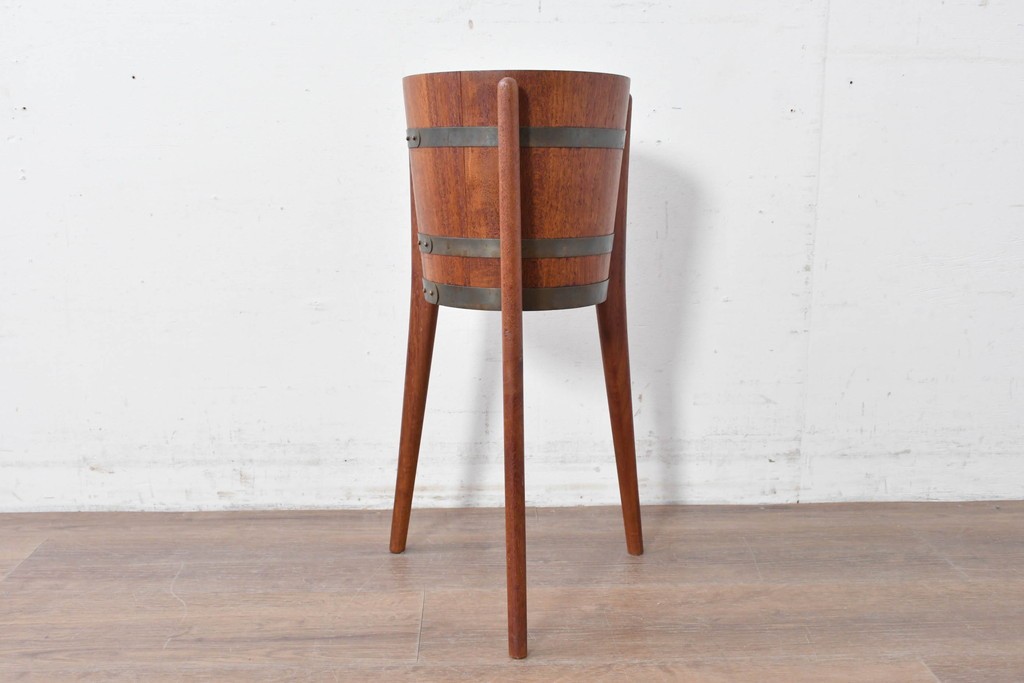 デンマークヴィンテージ　チーク材　すらりとした三本脚のフラワースタンド　(R-087059)