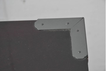 中古　美品　欅産業　仙台民芸箪笥(仙台箪笥)　漆塗り　牡丹金具が映える重厚な佇まいの車箪笥　定価約82万円　(R-087060)