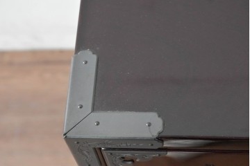 中古　美品　欅産業　仙台民芸箪笥(仙台箪笥)　漆塗り　牡丹金具が映える重厚な佇まいの車箪笥　定価約82万円　(R-087060)