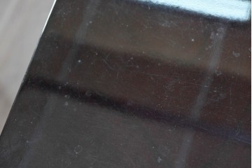 中古　美品　欅産業　仙台民芸箪笥(仙台箪笥)　漆塗り　牡丹金具が映える重厚な佇まいの車箪笥　定価約82万円　(R-087060)