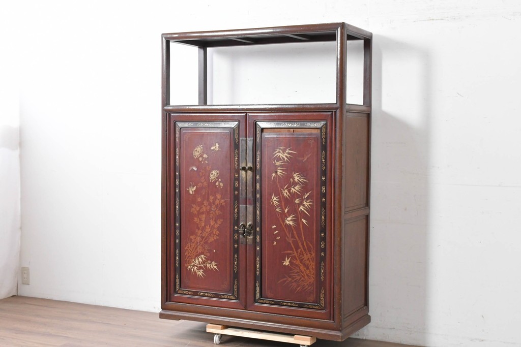 和製アンティーク　明治大正期　高級品　象嵌細工(花・蝶・笹・鳥の図)が美しい飾り棚　(R-087061)