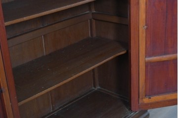 和製アンティーク　明治大正期　高級品　象嵌細工(花・蝶・笹・鳥の図)が美しい飾り棚　(R-087061)