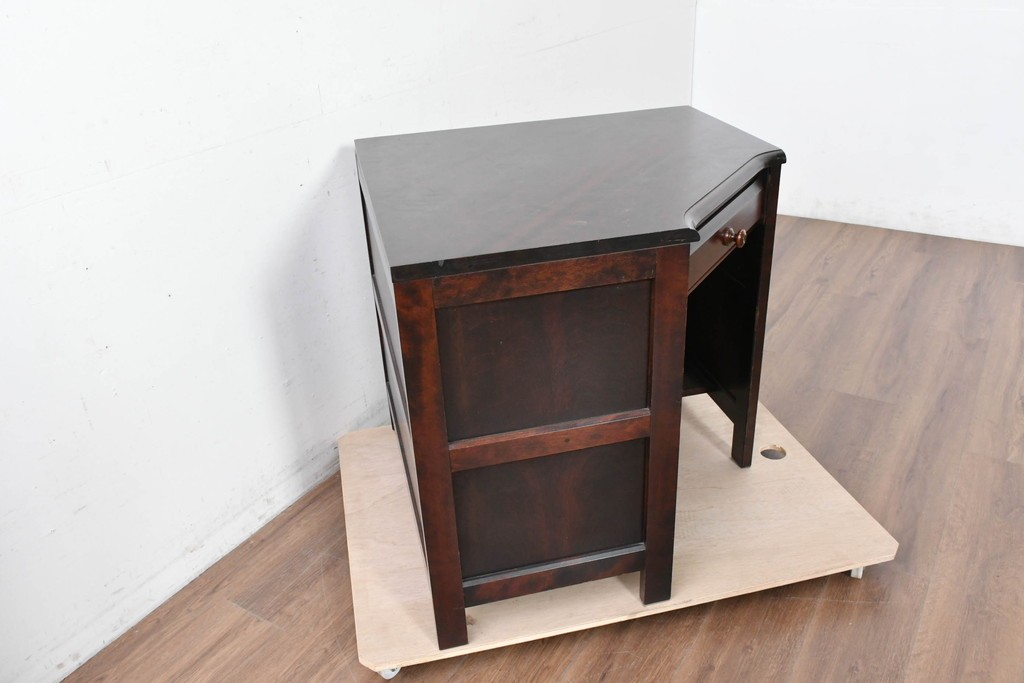 中古　北海道民芸家具　重厚感のある佇まいのコーナーデスク　(R-087062)