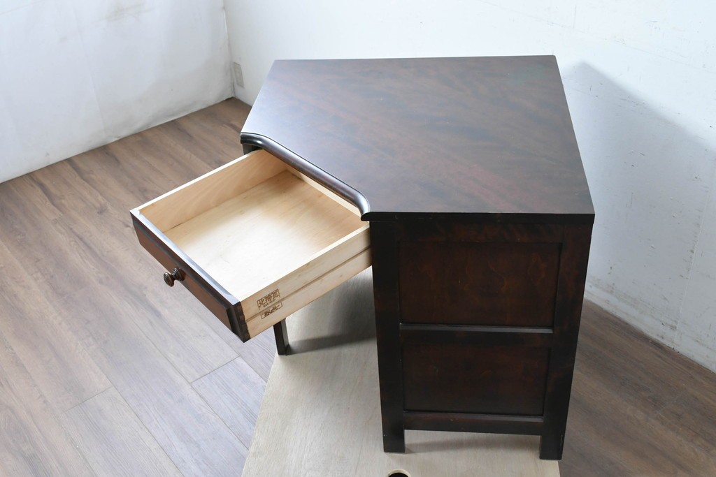 中古　北海道民芸家具　重厚感のある佇まいのコーナーデスク　(R-087062)