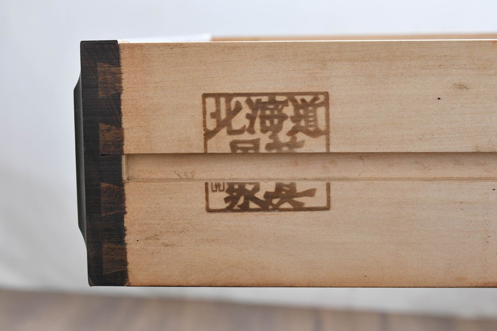 中古　北海道民芸家具　重厚感のある佇まいのコーナーデスク　(R-087062)