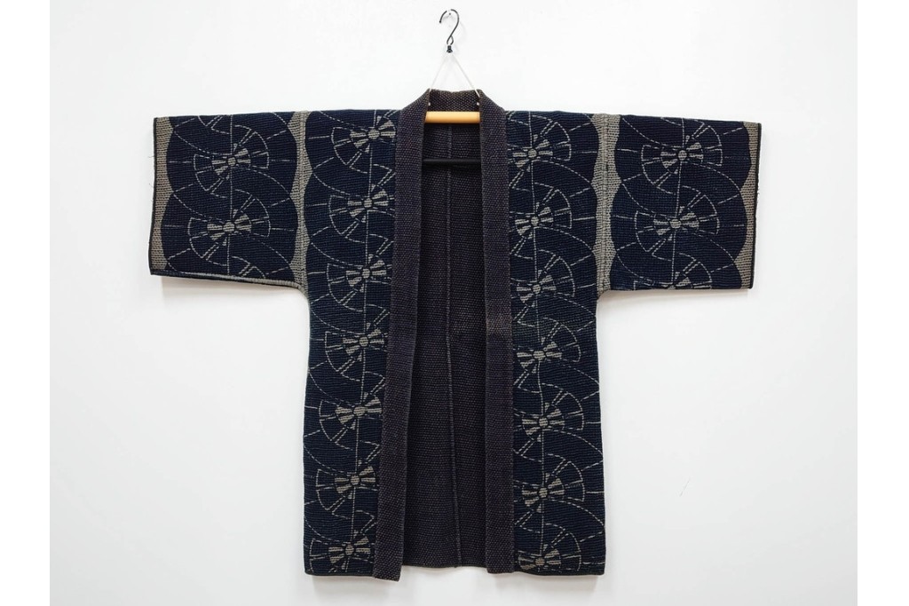 明治期　源氏車文様が印象的な刺し子の火消し半纏　(R-087071)