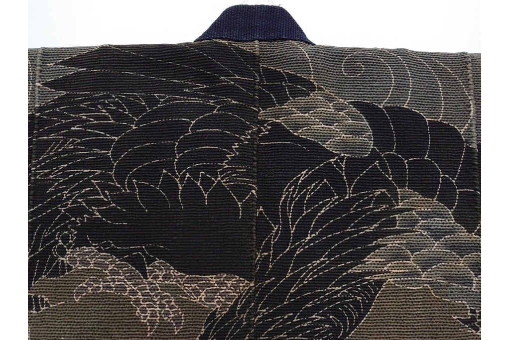 波濤に舞い降りる鷹図が迫力ある刺し子の火消し半纏　(R-087072)