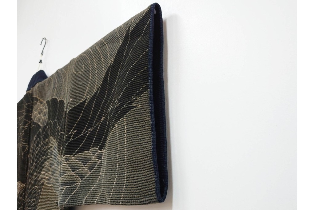 波濤に舞い降りる鷹図が迫力ある刺し子の火消し半纏　(R-087072)