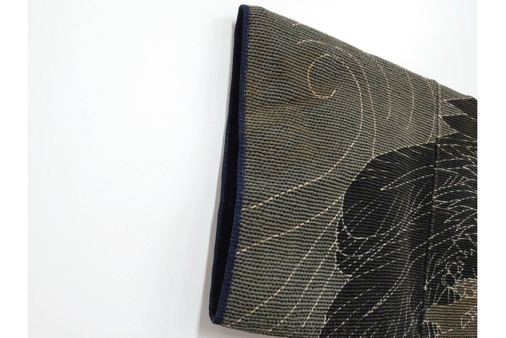 波濤に舞い降りる鷹図が迫力ある刺し子の火消し半纏　(R-087072)