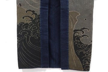 波濤に舞い降りる鷹図が迫力ある刺し子の火消し半纏　(R-087072)