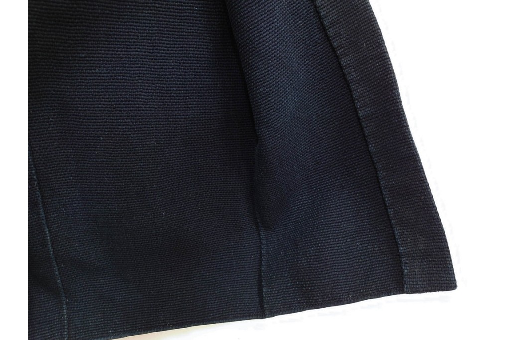 波濤に舞い降りる鷹図が迫力ある刺し子の火消し半纏　(R-087072)