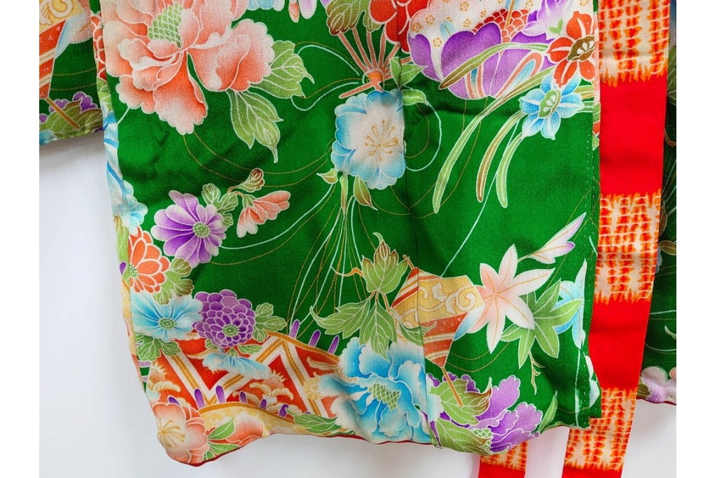 昭和初期　アンティーク　錦紗縮緬　緑地に花扇文様の華やかな子供用着物　(R-087074)