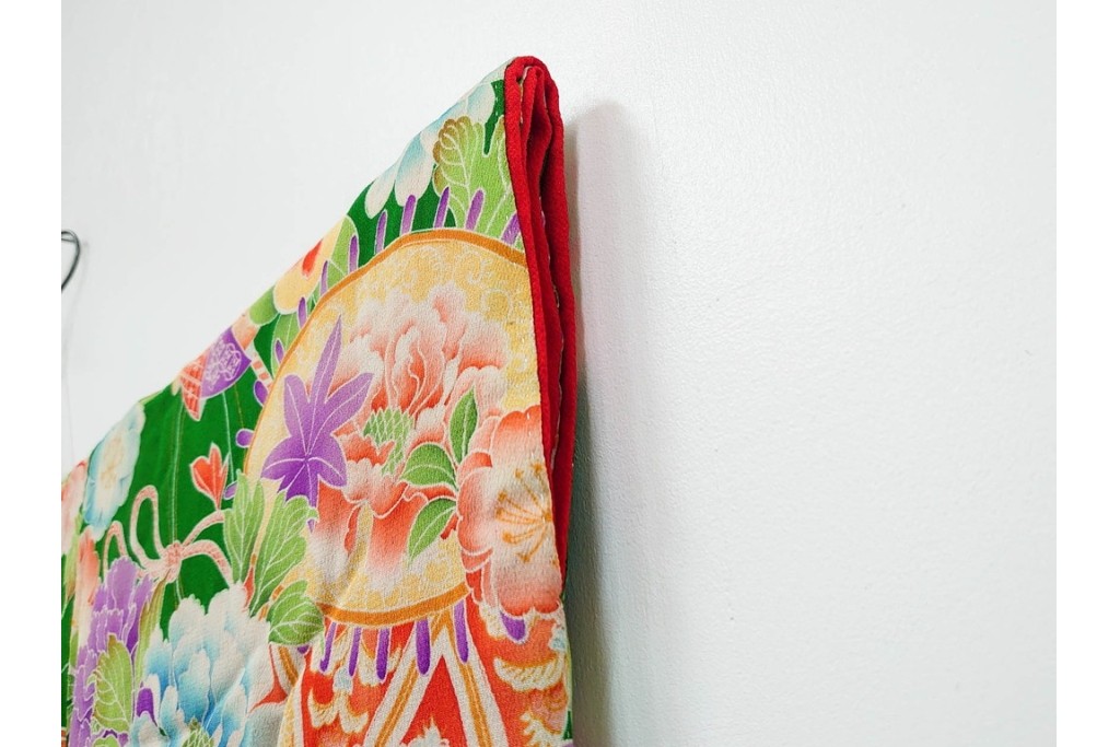 昭和初期　アンティーク　錦紗縮緬　緑地に花扇文様の華やかな子供用着物　(R-087074)