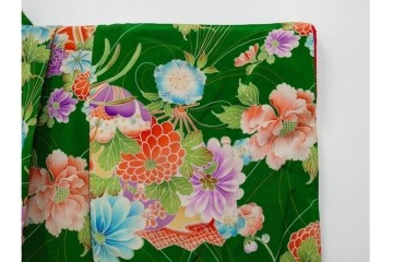 昭和初期　アンティーク　錦紗縮緬　緑地に花扇文様の華やかな子供用着物　(R-087074)