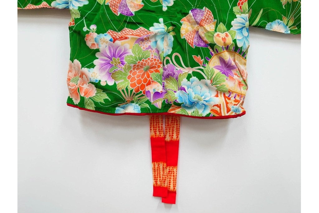 昭和初期　アンティーク　錦紗縮緬　緑地に花扇文様の華やかな子供用着物　(R-087074)