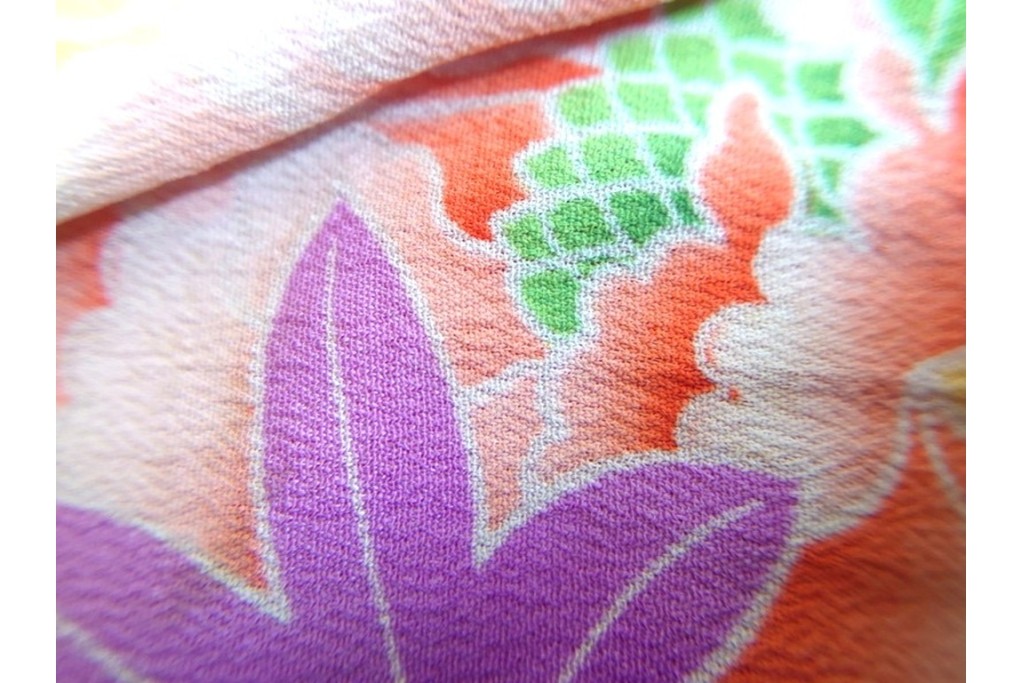 昭和初期　アンティーク　錦紗縮緬　緑地に花扇文様の華やかな子供用着物　(R-087074)