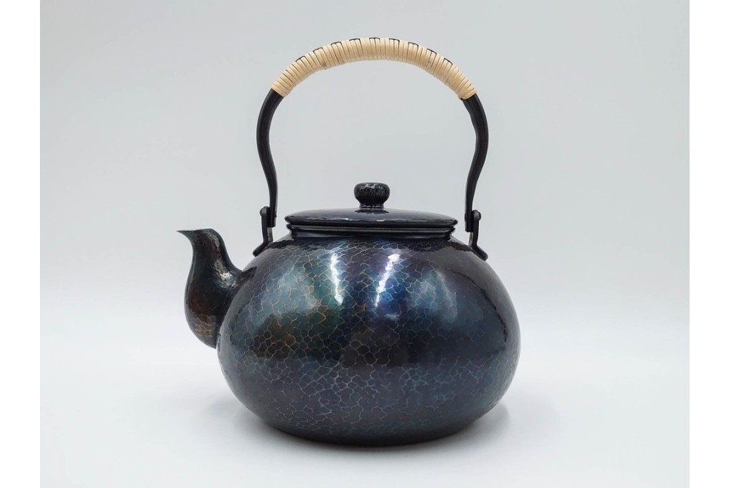 玉川堂　銅製　紫金色鎚肌の湯沸　共箱付き　(R-087075)