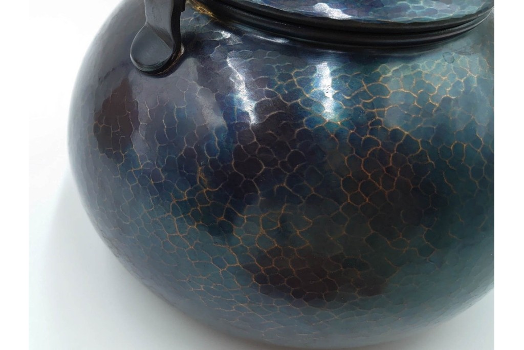 玉川堂　銅製　紫金色鎚肌の湯沸　共箱付き　(R-087075)