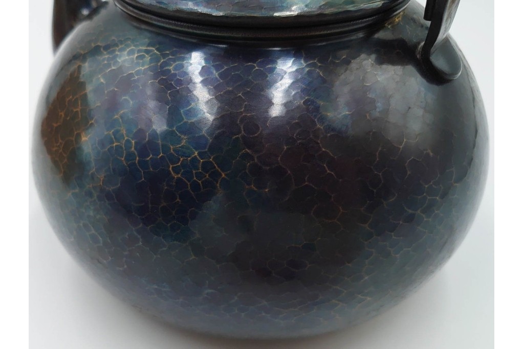 玉川堂　銅製　紫金色鎚肌の湯沸　共箱付き　(R-087075)