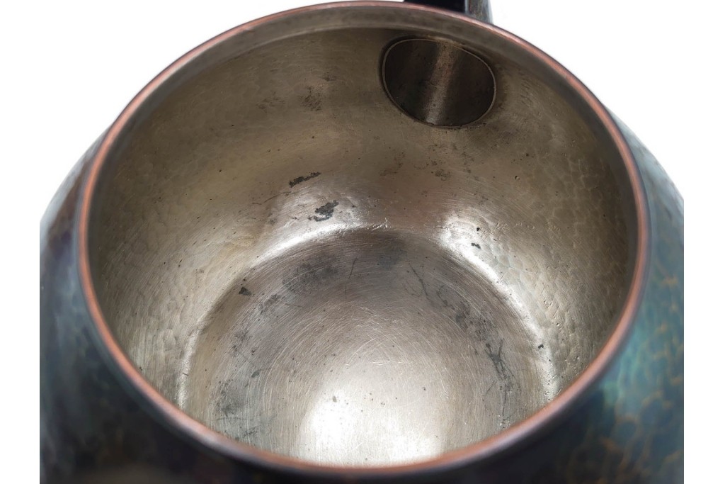 玉川堂　銅製　紫金色鎚肌の湯沸　共箱付き　(R-087075)