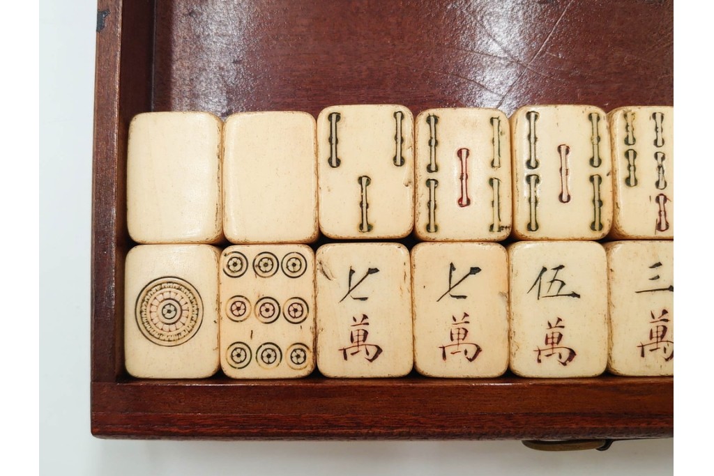 塔林月色　背竹牌(骨牌)　麻雀牌・点棒・サイコロのセット　収納箱付き　(R-087076)