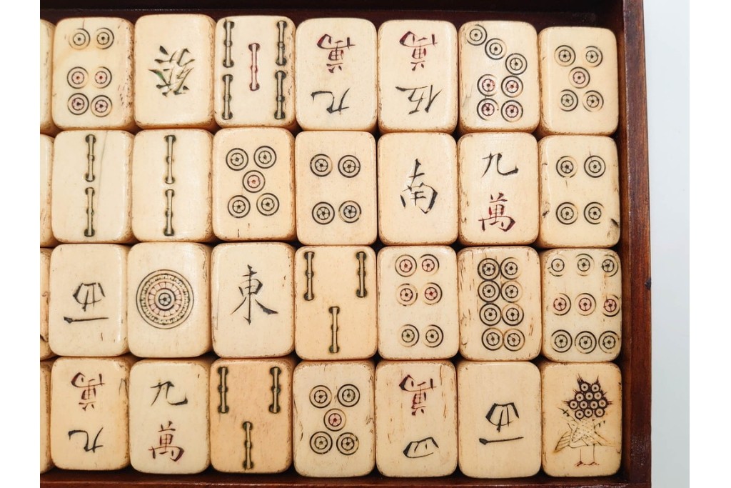 塔林月色　背竹牌(骨牌)　麻雀牌・点棒・サイコロのセット　収納箱付き　(R-087076)