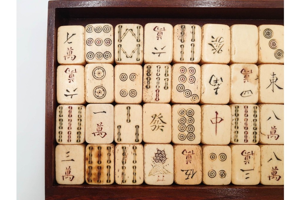 塔林月色　背竹牌(骨牌)　麻雀牌・点棒・サイコロのセット　収納箱付き　(R-087076)