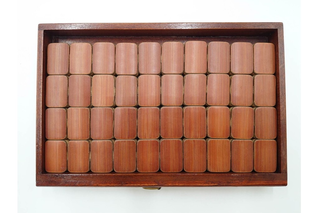 塔林月色　背竹牌(骨牌)　麻雀牌・点棒・サイコロのセット　収納箱付き　(R-087076)