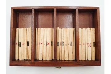 塔林月色　背竹牌(骨牌)　麻雀牌・点棒・サイコロのセット　収納箱付き　(R-087076)