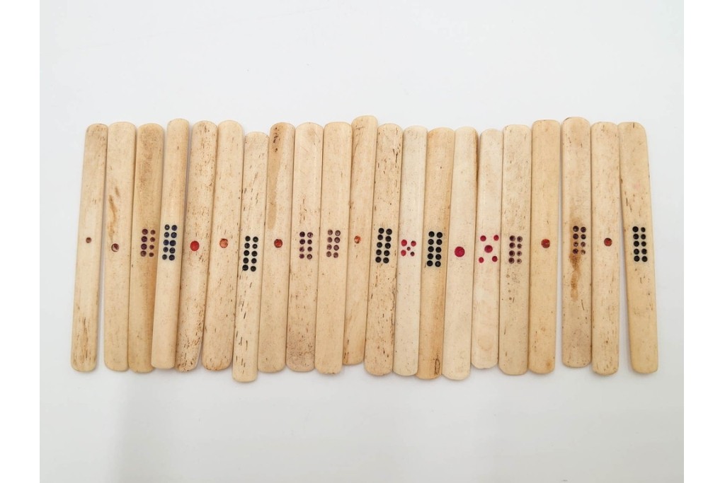 塔林月色　背竹牌(骨牌)　麻雀牌・点棒・サイコロのセット　収納箱付き　(R-087076)